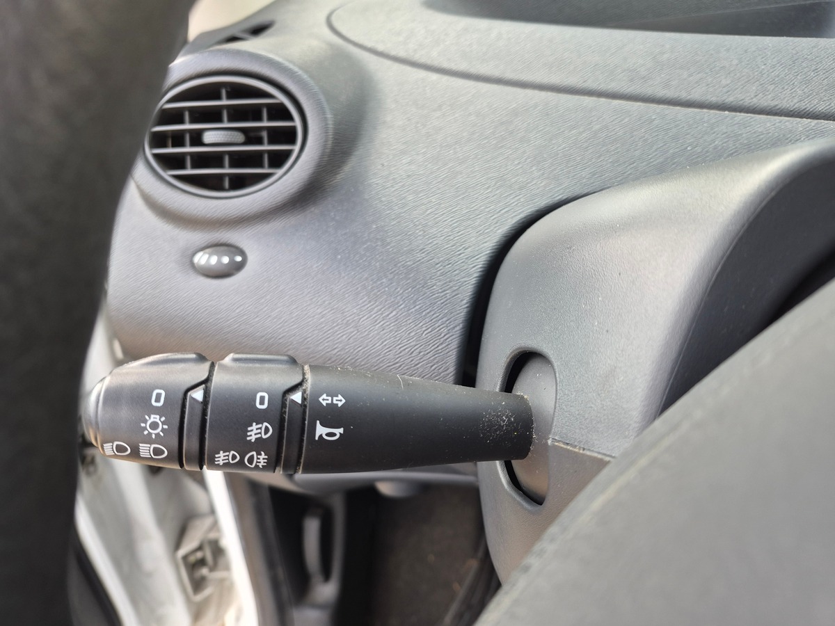 RENAULT Twingo II 1.2 16V LEV ACCESS