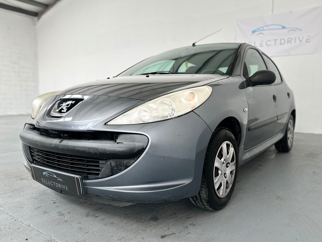 Peugeot 206 + 1.1 60cv TRENDY 5P CARPLAY VÉHICULE VISIBLE UNIQUEMENT SUR RENDEZ-VOUS
