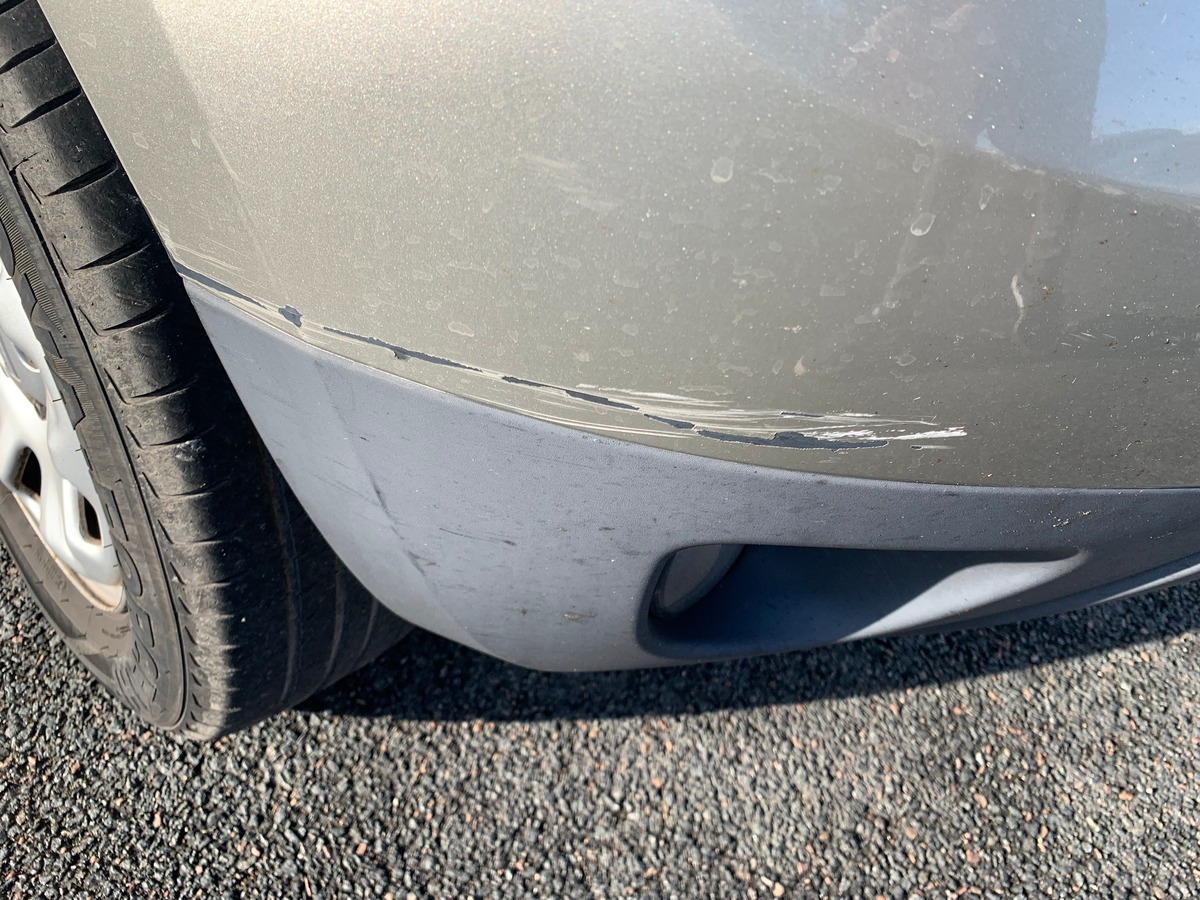 Dacia Duster 105 ch | Laureate | Bioethanol | Roue secours | Climatisation | Radio mono-CD MP3