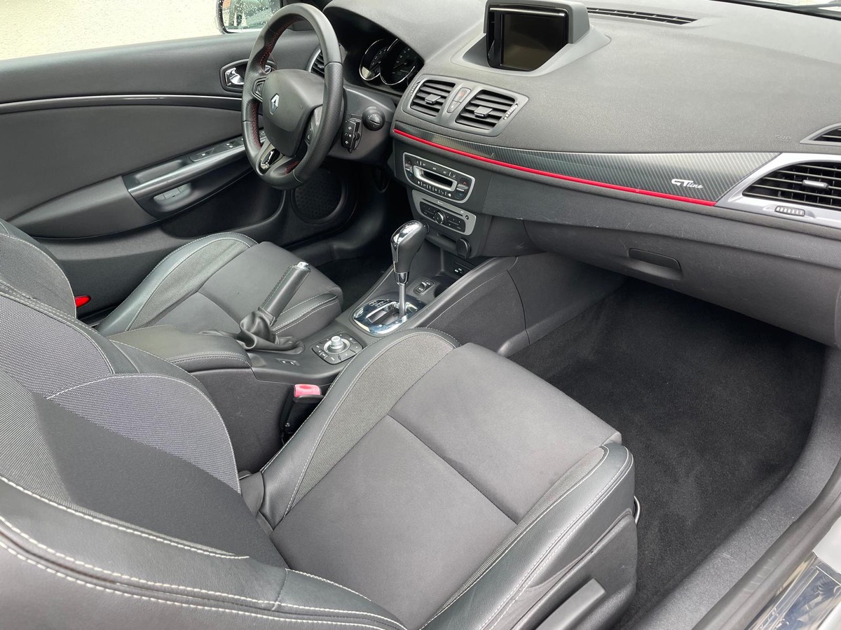 RENAULT Megane III CC 1.5 dCi (110 ch)