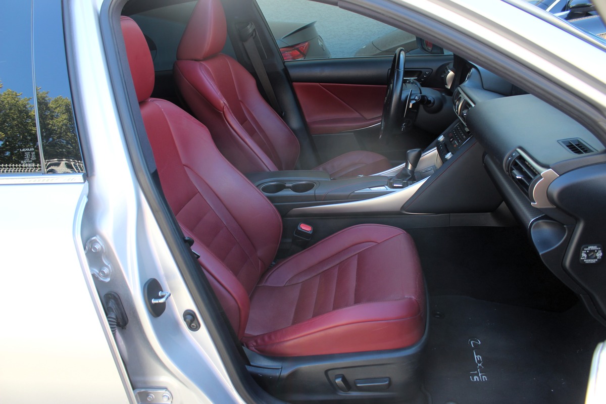 Lexus IS III (2) 300H F SPORT EXECUTIVE  FULL OPTIONS + CARPLAY / ENTRETIEN LEXUS / 2ème MAIN