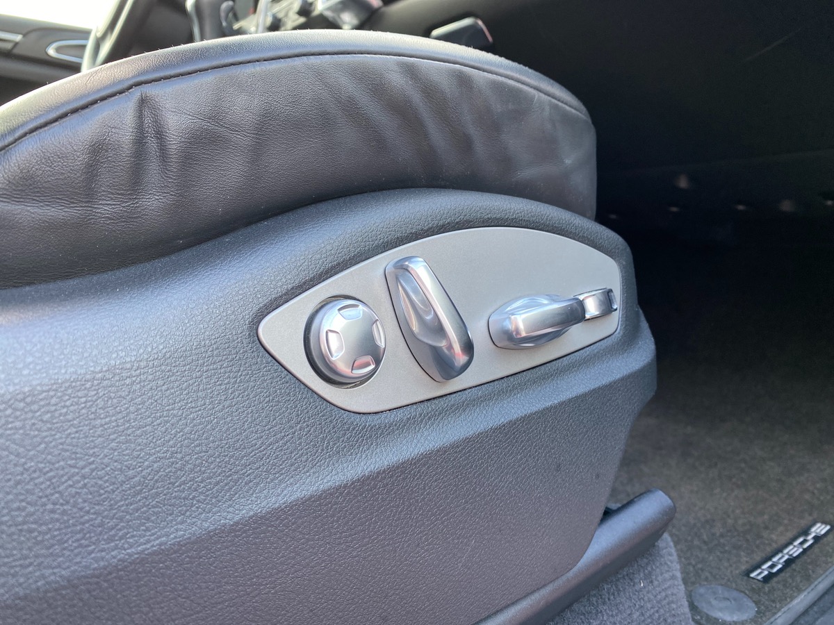 Porsche Cayenne 3.0 TIPTRO S 245 TO/CAM/ATT/ACC c
