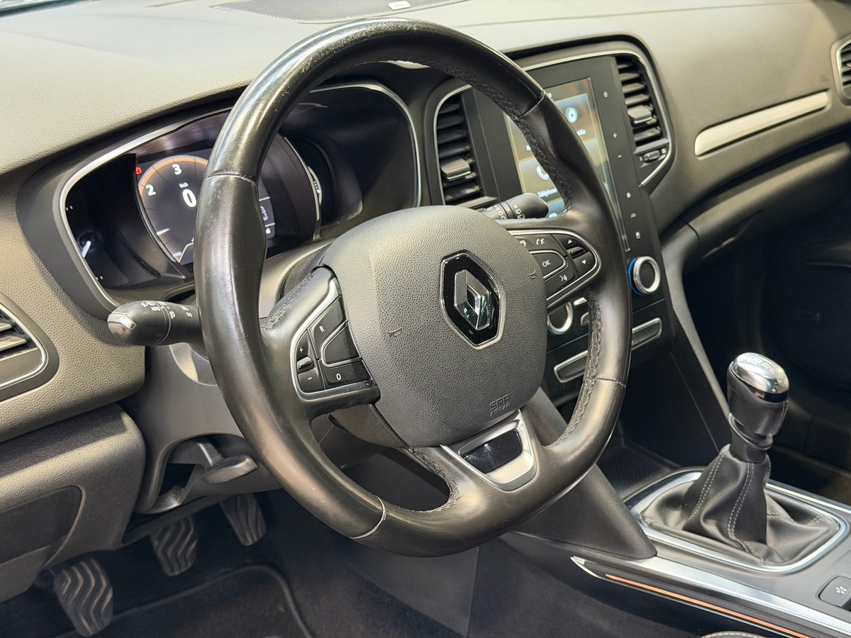 RENAULT Megane Estate IV DCI 130 cv Energy Intens / Attelage / Hifi BOSE / Caméra