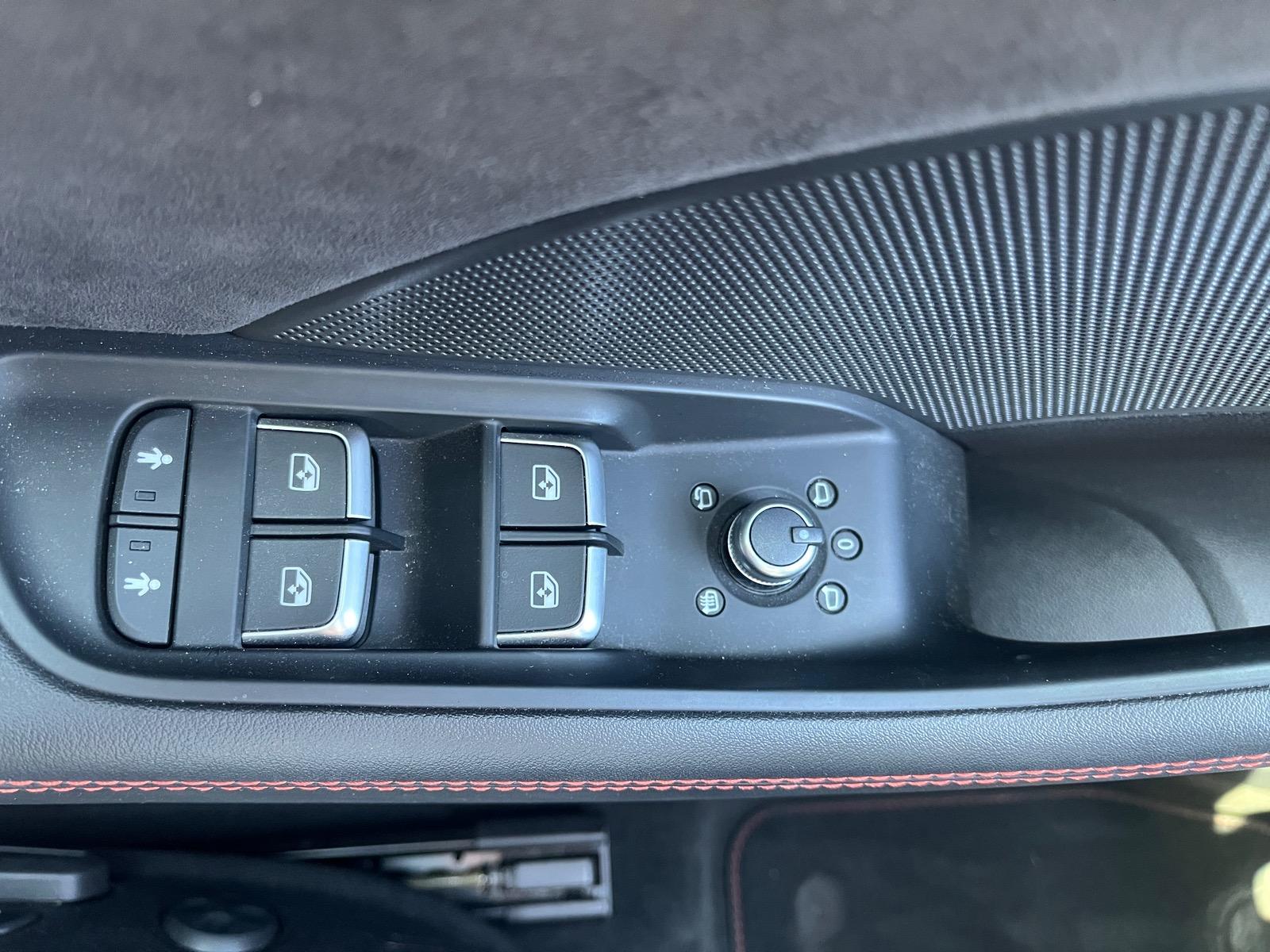Audi RS3 SPORTBACK 2.5 TFSI 400 QUATTRO S TRONIC, Suivi complet, Toit panoramique, Matrix LED, B&O
