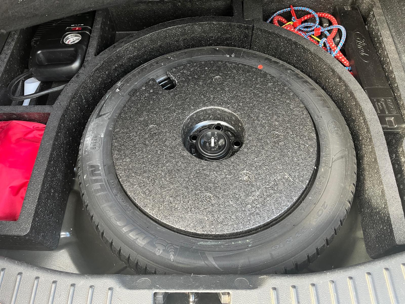 Ford Focus 1.0 Ecoboost 125ch ST LINE, Caméra de recul,  GPS, radars AV et AR, Clim Auto bizone