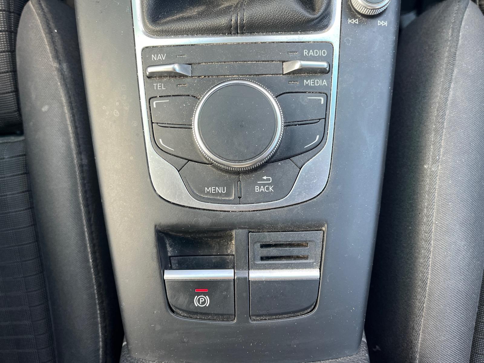 Audi A3 Limousine 1.6 TDI 110cv, Suivi entretien complet, courroie de distrib. OK, sièges chauffants