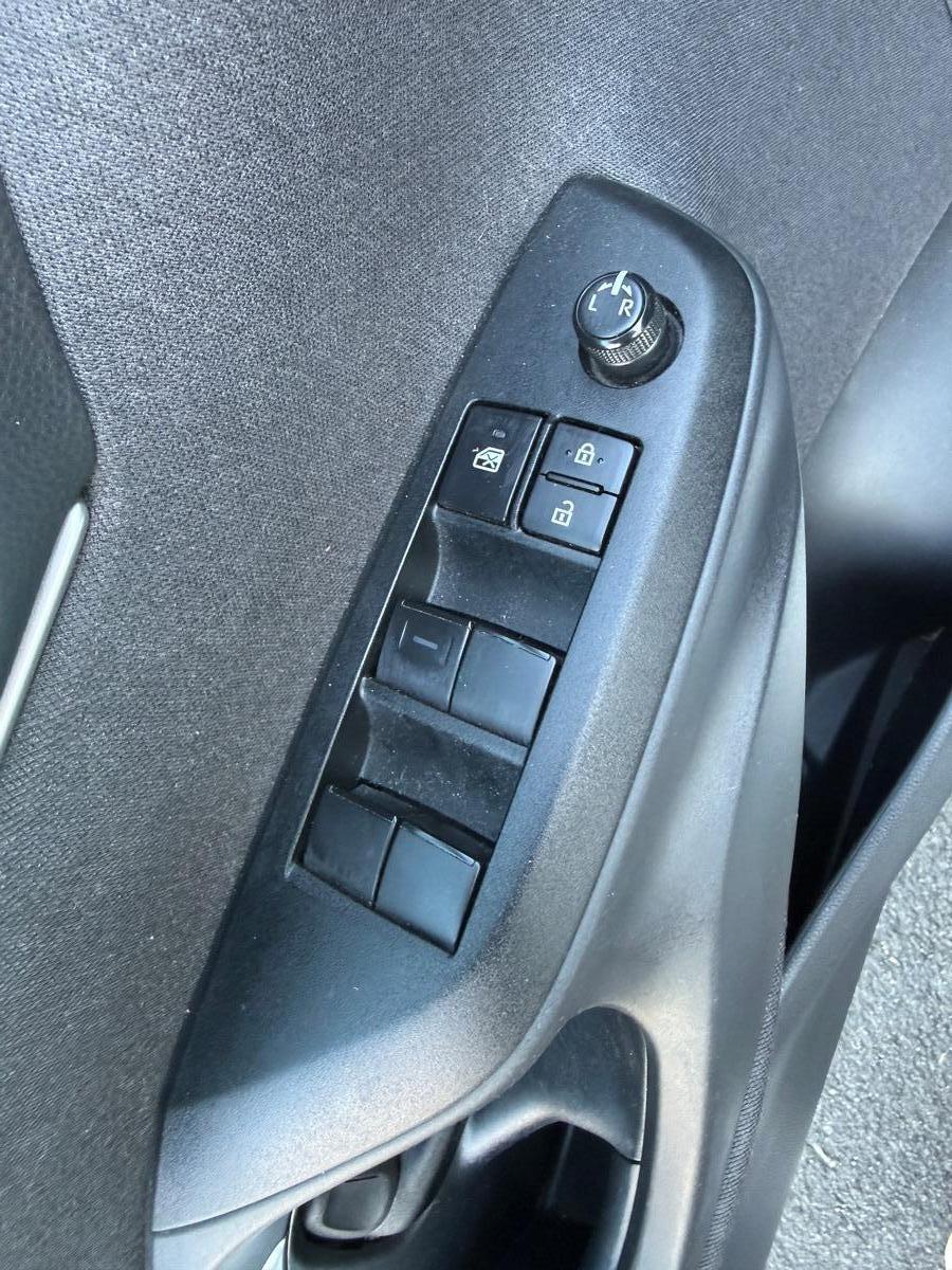 Toyota Yaris 70 VVT-I DESIGN