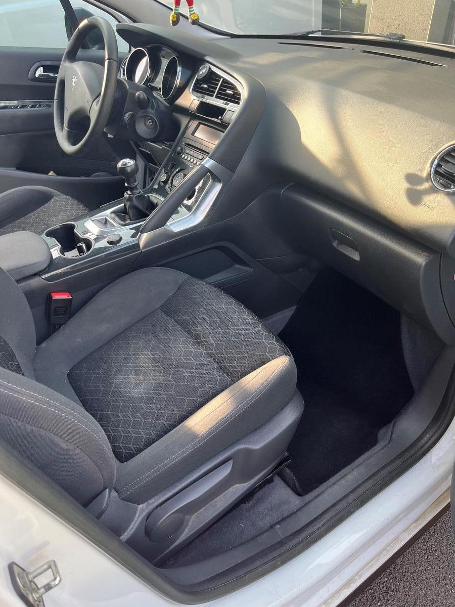 Peugeot 3008 115 ch | Active | Bluetooth | Régulateur de vitesse | Préparation Isofix | Radar recul