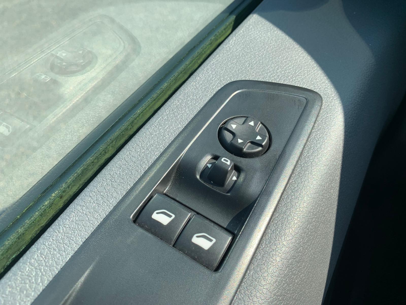 Toyota ProAce 122 ch | Business | Medium | 3 Places | Régulateur vitesse | GPS | Bluetooth | Radar
