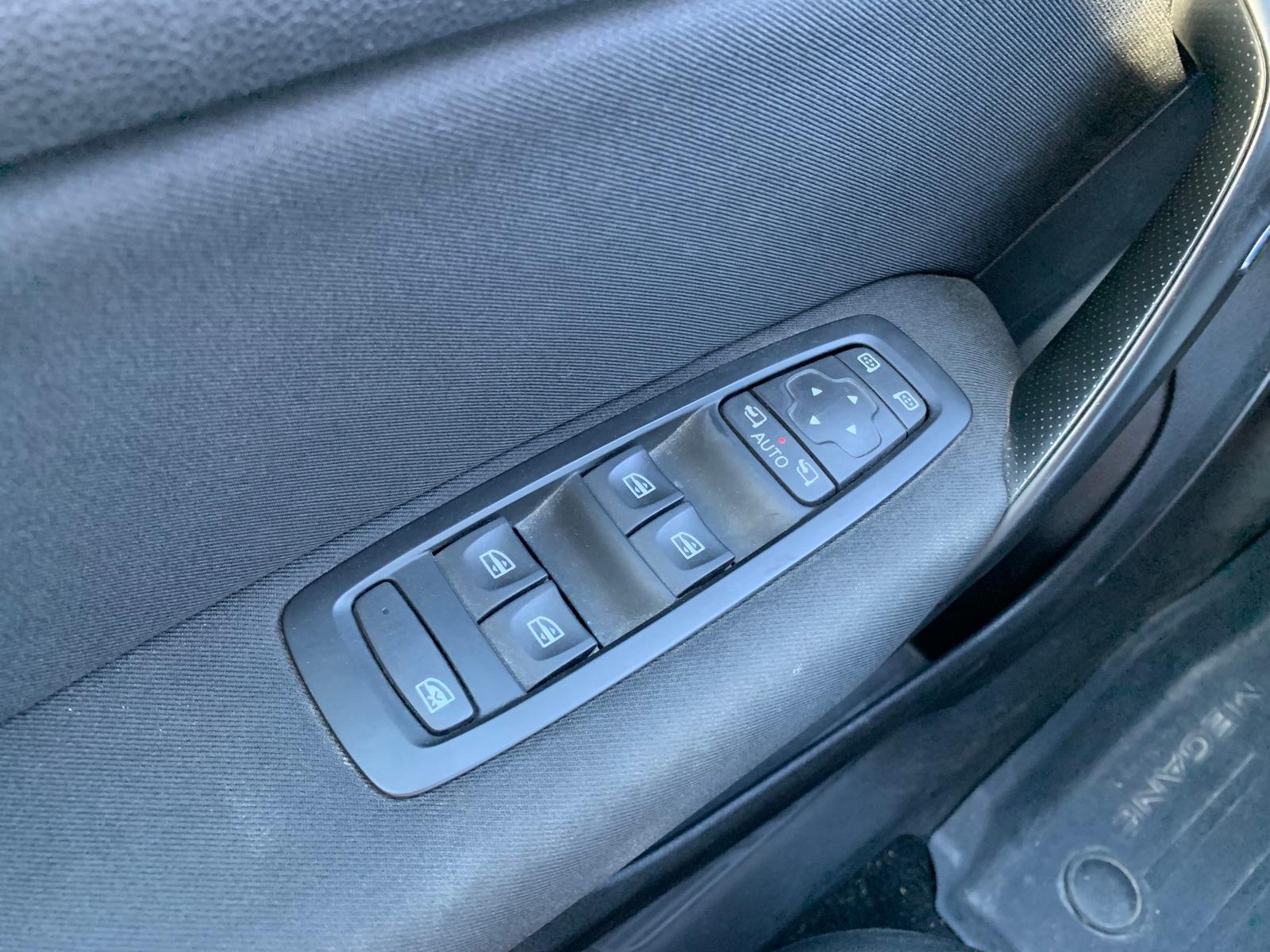 RENAULT Megane IV 110 ch | Business | Régulateur de vitesse | GPS | Boite automatique | Roue secours