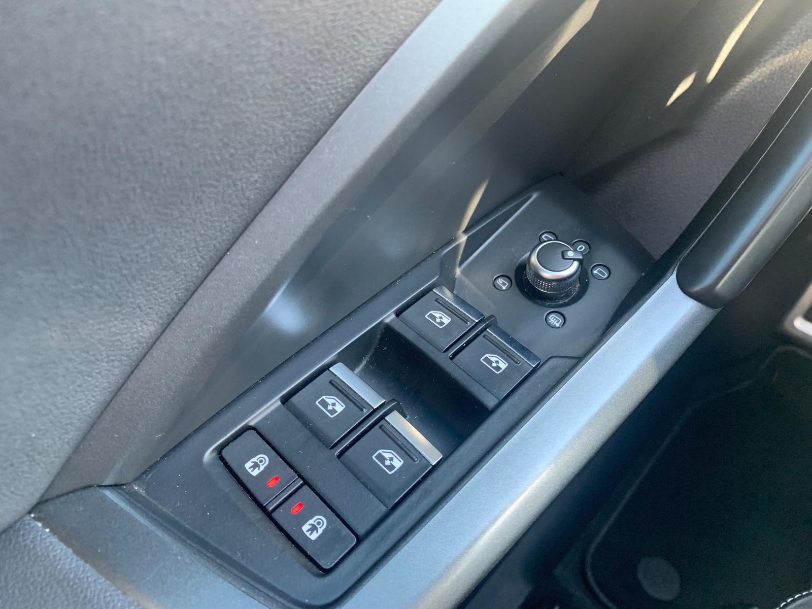 Audi Q3 150 ch | S line | Toit ouvrant | Caméra de recul | Apple car play | Attelage | Régulateur